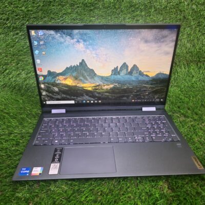 Lenovo yoga 7i i7 13th Gen 8gb Ram/512 gb Ssd